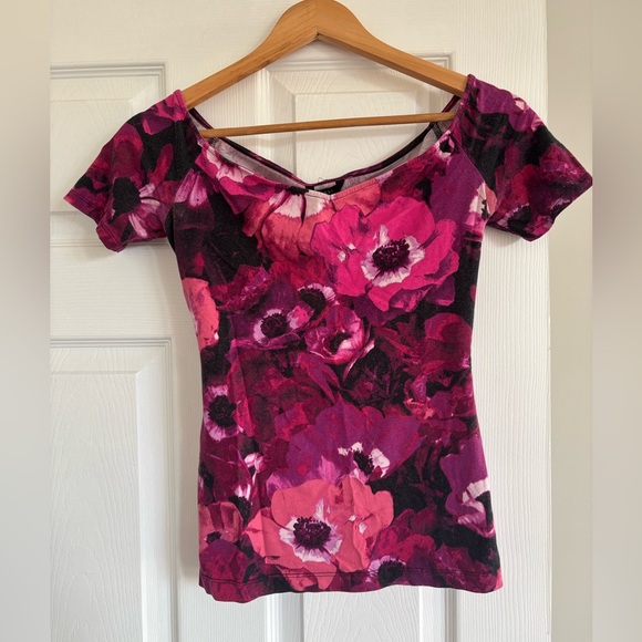Guess Tops - Guess Floral Off-Shoulder Top, Size XS/S, Pink and Purple